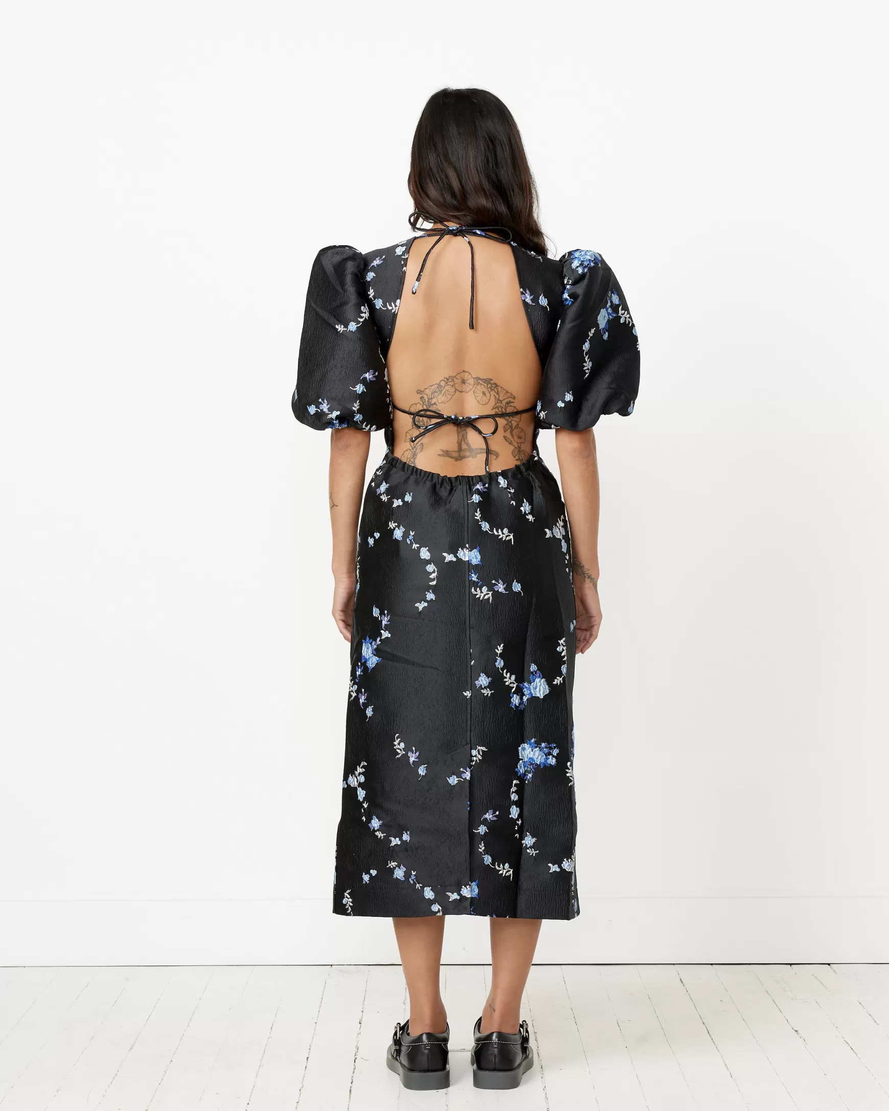 Hot 3D Jacquard Open Back Midi Dress Woman Dresses