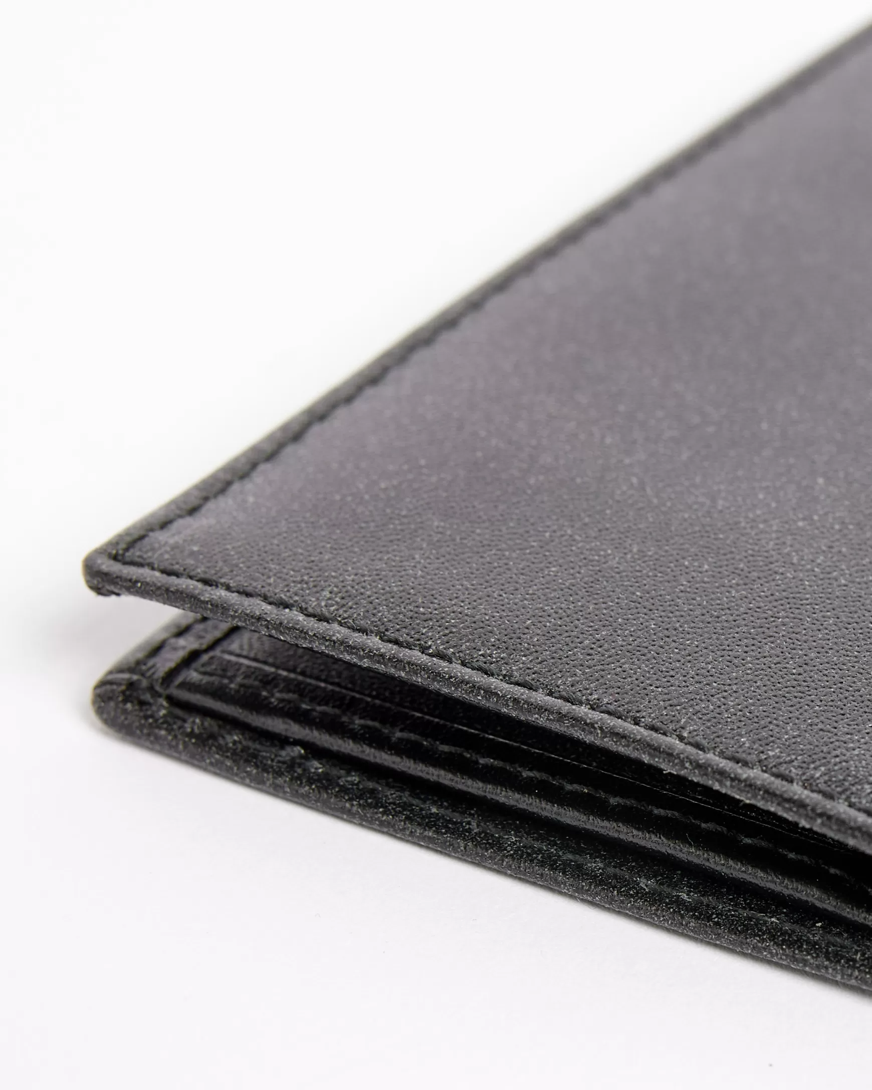 New Mohawk General Store | Comme Des Garcons | 6400 Classic Leather Line Wallet In Black Woman Wallets & Bags