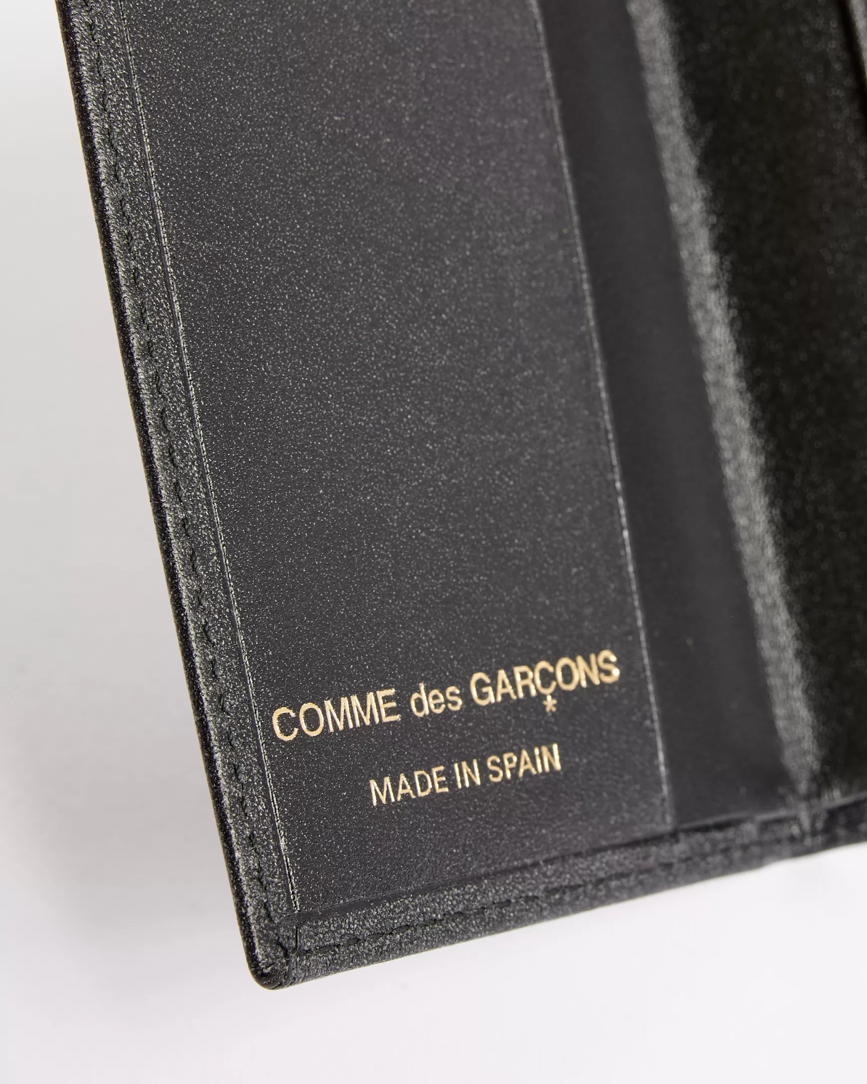 New Mohawk General Store | Comme Des Garcons | 6400 Classic Leather Line Wallet In Black Woman Wallets & Bags
